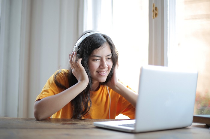 learn English by listening and speaking